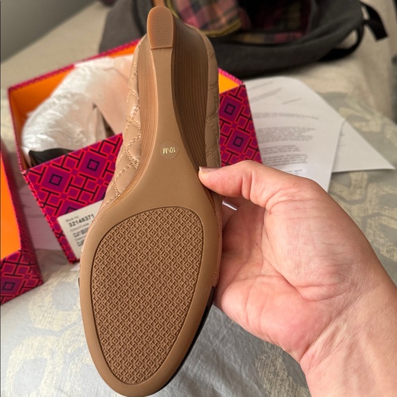COPY - Tory Burch Claremont Wedge New In Box Size 10.5 - Picture 6 of 6